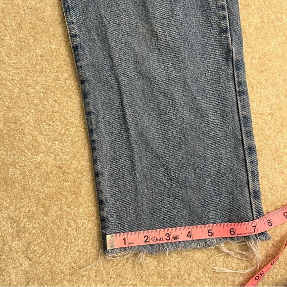 VINTAGE Calvin Klein Jeans Womens 12 Blue High Waisted Mom Jean Raw Hem Cut Off - Picture 9 of 10